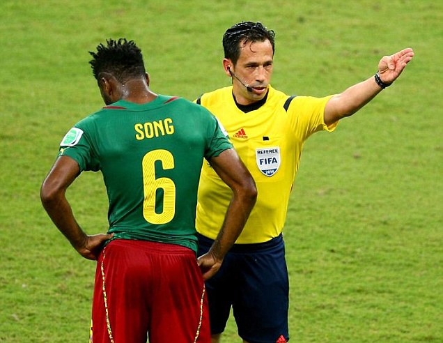 Song Diusir Wasit setelah Pukul Mandzukic di Menit 40